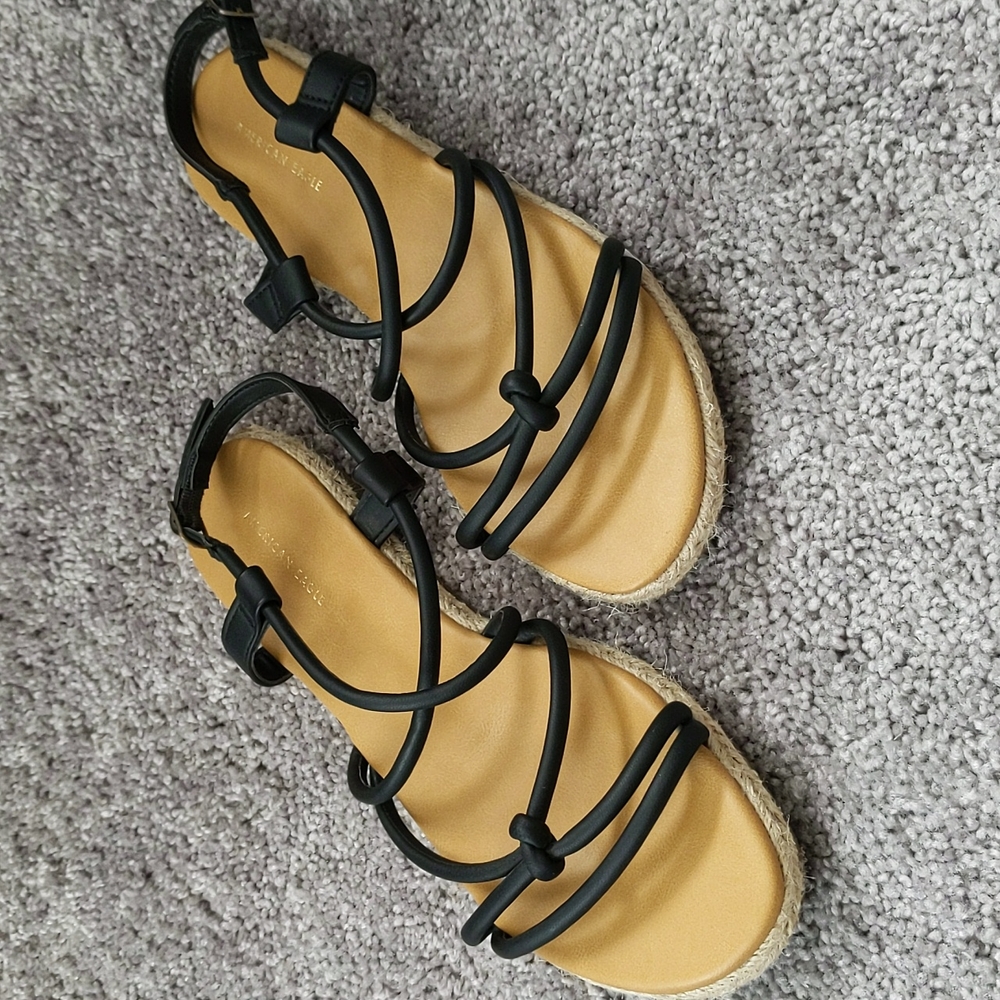 AE strappy sandal